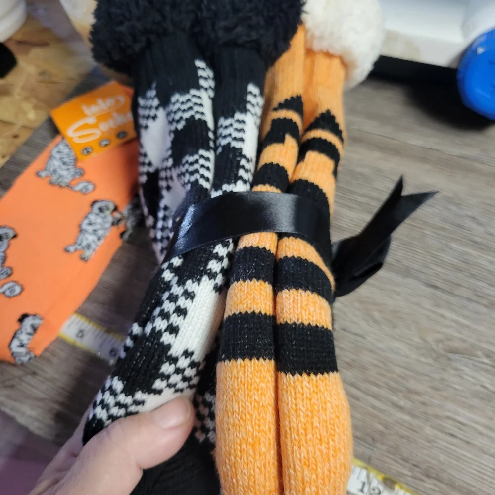 3 Pair Ladies Halloween Socks‎ NEW Fuzzy Slippers w Grips A27